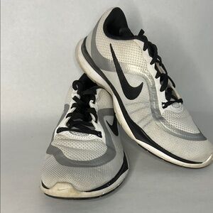 Nike Women's White and Black Athletic Shoes